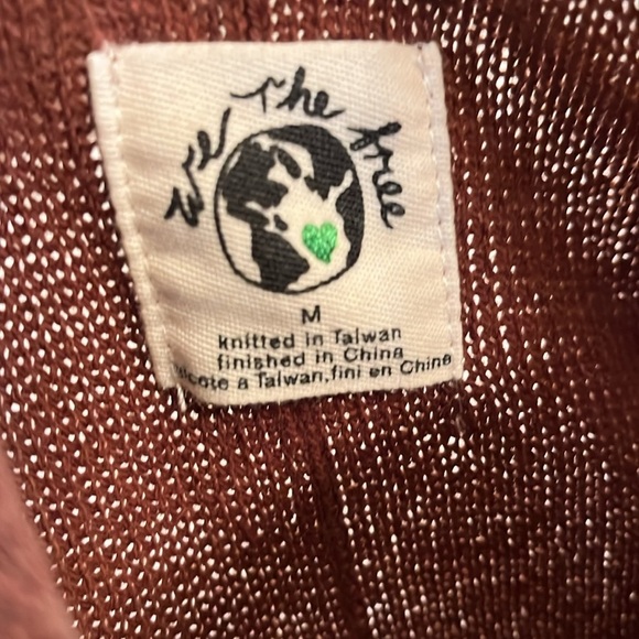 NWOT We The Free Sweater - Picture 9 of 10